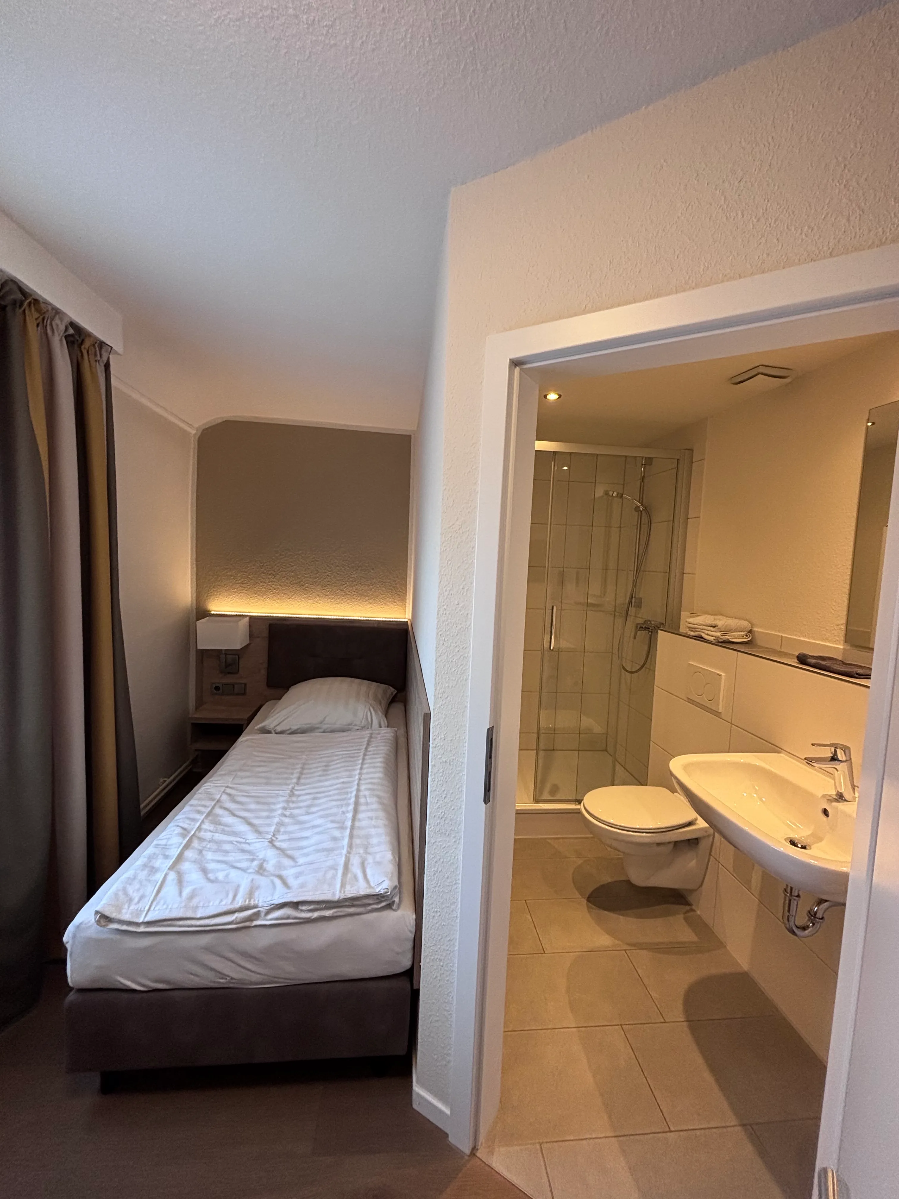 Bild von Premium Einzelzimmer mit Dusche/WC